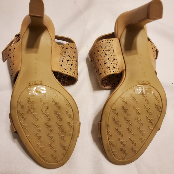 Kelly & Katie Beige/Tan Scrolled Sandals - Picture 3 of 7